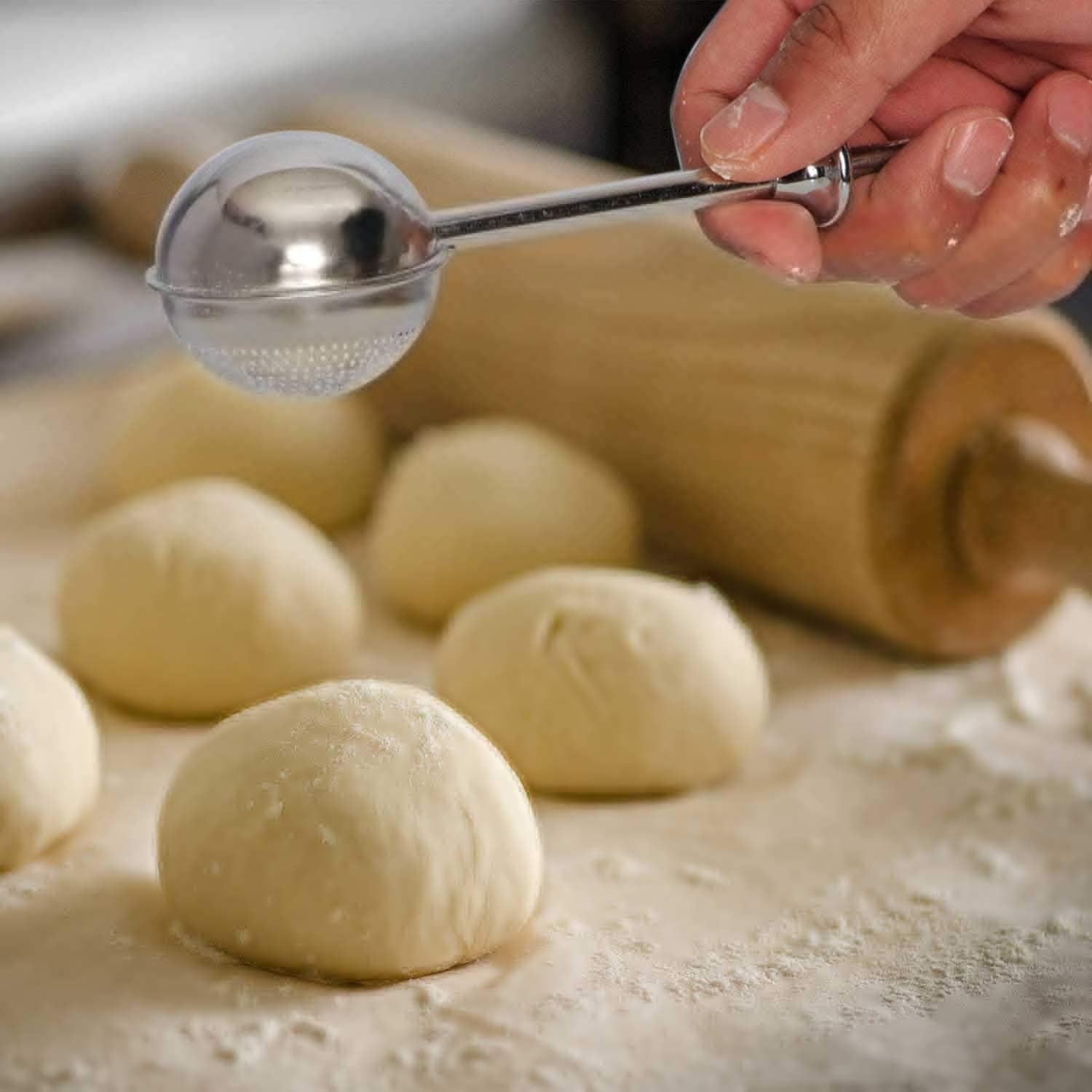 HULISEN Flour Duster for Baking, One-Handed Operation, 304 Stainless Steel